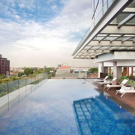 The Southern Hotel Surabaya Formerly Ibis Styles Surabaya Jemursari Luaran gambar