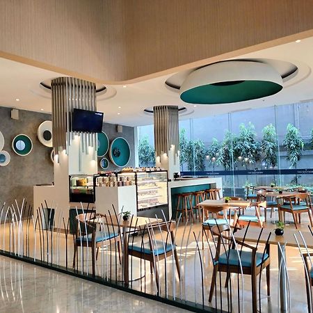 The Southern Hotel Surabaya Formerly Ibis Styles Surabaya Jemursari Luaran gambar