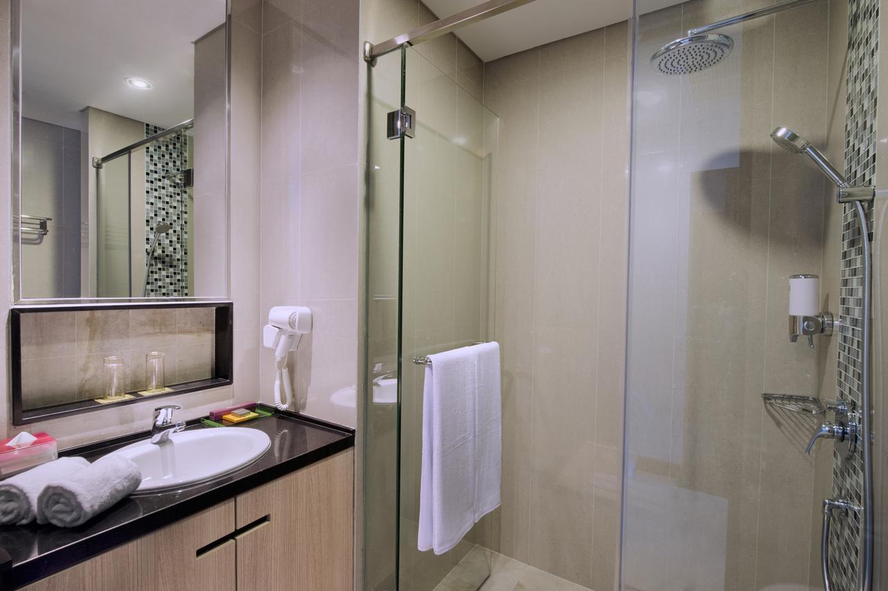 The Southern Hotel Surabaya Formerly Ibis Styles Surabaya Jemursari Luaran gambar